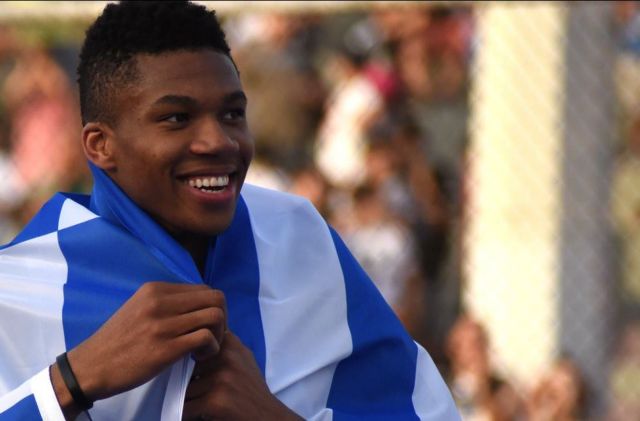 «Χρόνια πολλά Ελλάδα» ευχήθηκαν οι Μιλγουόκι Μπακς