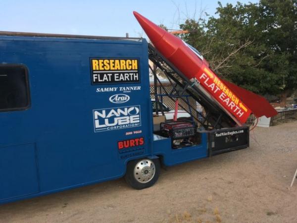 Ήθελε να αποδείξει ότι η γη είναι επίπεδη, τελικά κατέληξε στο… νοσοκομείο