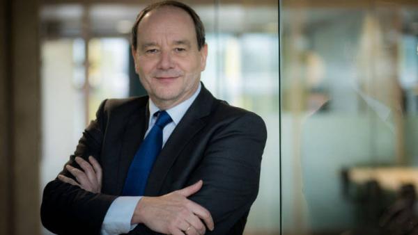 Εποπτεία για πολλά χρόνια δείχνει ο επικεφαλής του EWG