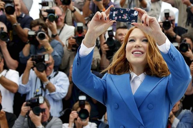 Τέλος οι selfies στο κόκκινο χαλί των Καννών