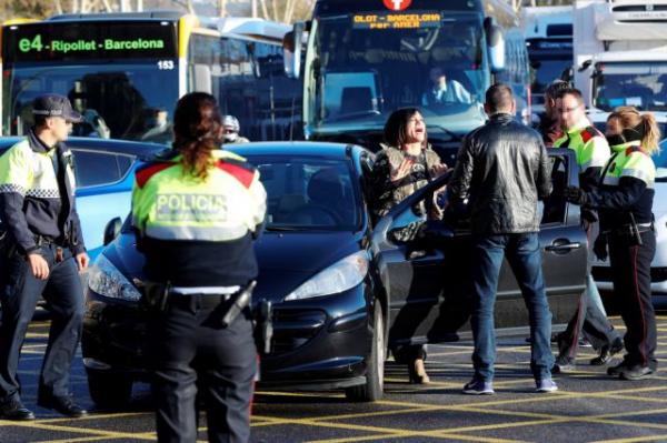 Καταλoνία: Μπλόκα σε δρόμους ενάντια στη σύλληψη Πουτζδεμόντ
