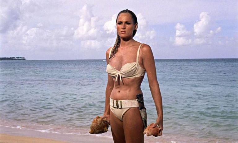 Τα James Bond girls «έδειξαν» πρώτα τα πιο καυτά μπικίνι …