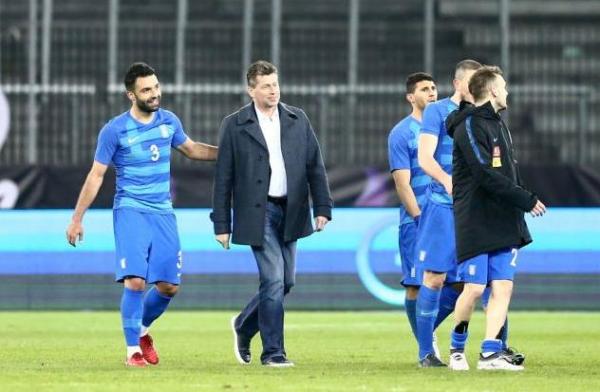 Σε 22 αγώνες της Εθνικής έχει χρησιμοποιήσει 41 παίκτες