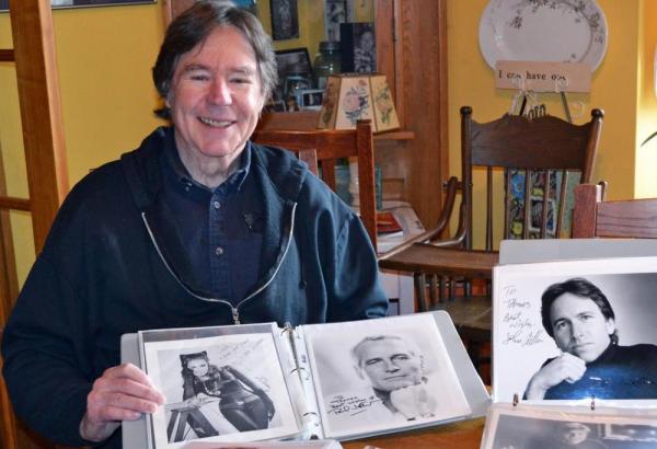 Τομ Λαβίλ: Πάμπλουτος συλλέκτης ανοίγει τα συρτάρια του