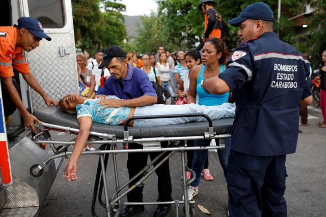 Βενεζουέλα: Τουλάχιστον 68 νεκροί από πυρκαγιά σε κρατητήρια