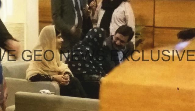 Επέστρεψε στο Πακιστάν η Μαλάλα Γιουσαφζάι [Βίντεο]