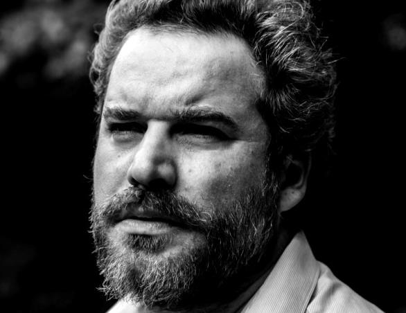 Ο Θέμος Σκανδάμης στο six d.o.g.s.