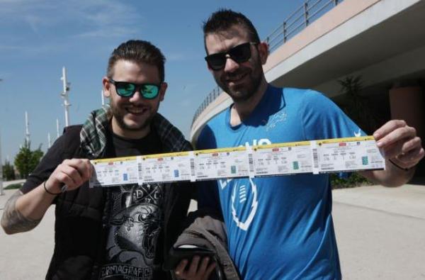 Ουρές οπαδών της ΑΕΚ για ένα εισιτήριο στο ΟΑΚΑ