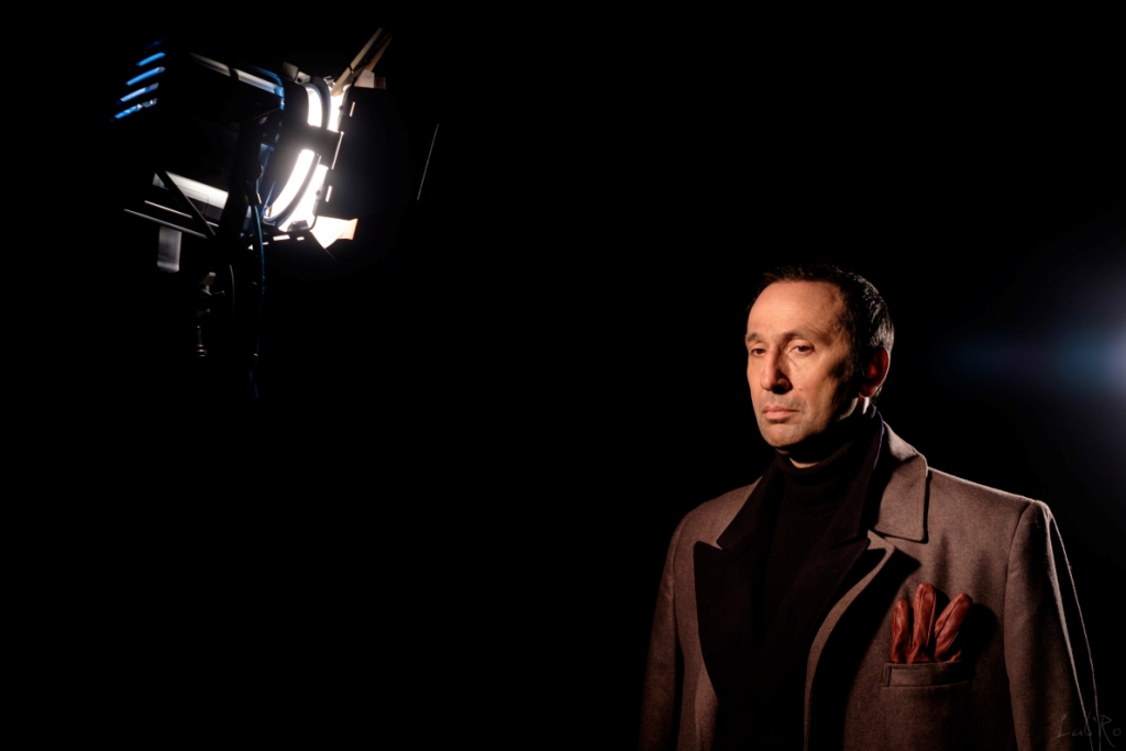 Ο Ρένος Χαραλαμπίδης στο ρόλο του Ιούλιου Καίσαρα