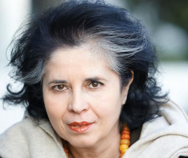 «Η ωραία της νύχτας» της Ελένης Γκίκα