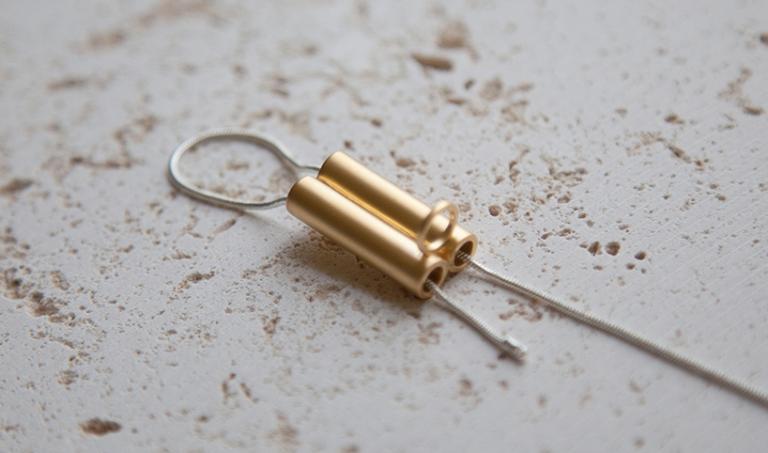 Το κολιέ και το μυστικό του