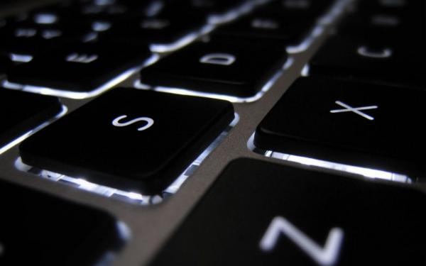 Η Apple θα μας σώσει από… τα ψίχουλα στο πληκτρολόγιό μας