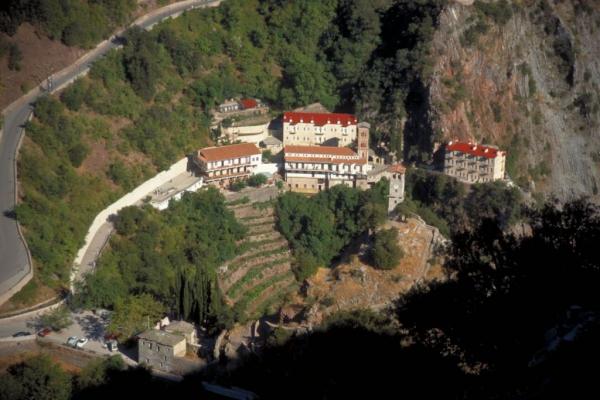 Προυσός Ευρυτανίας: Η μονή, η «Μαύρη Σπηλιά» και το προσούτο