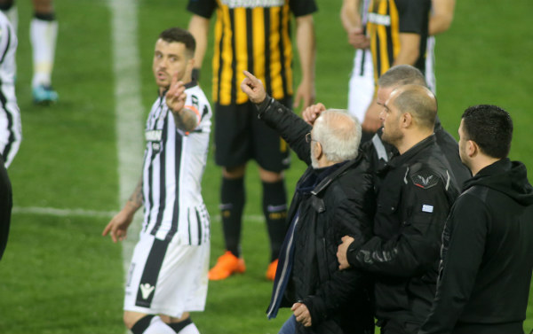 Ο κουτσαβάκης και το δάχτυλο του Βιεϊρίνια…