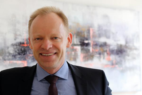 Κλέμενς Φούεστ: Βγείτε από το πρόγραμμα, ξεχάστε το χρέος»