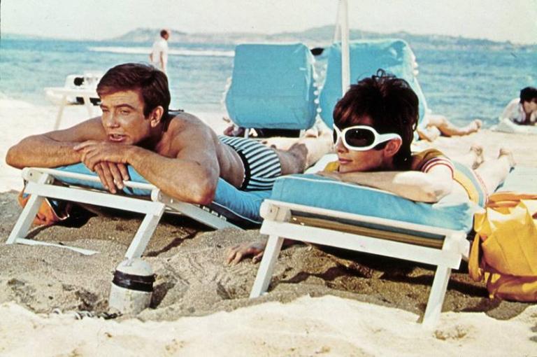 Αυτή η ταινία της Audrey Hepburn από το 1967 περιλαμβάνει όλες τις τάσεις της σεζόν