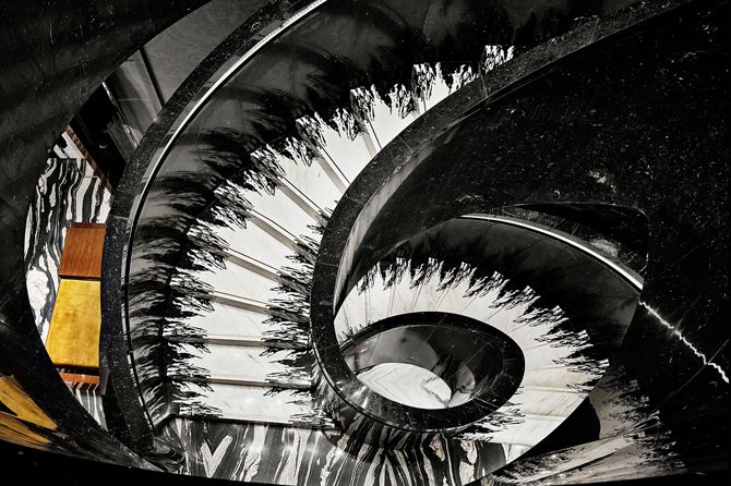 Οι πιο εντυπωσιακές σκάλες διάσημων boutique