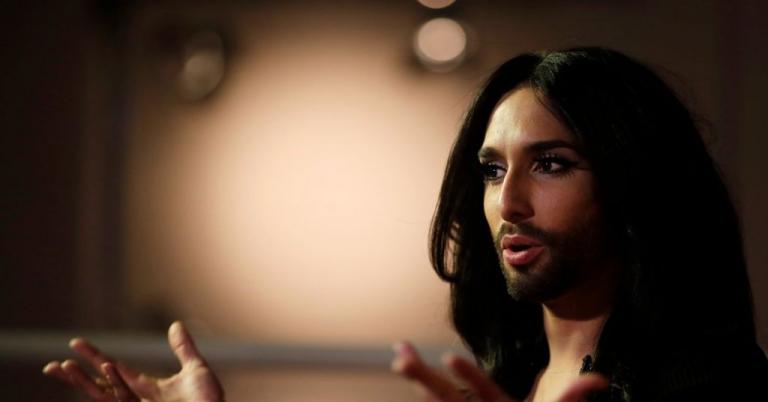 Η οροθετική Κοντσίτα, ο εκβιασμός και η «μάχη» της για ισότητα