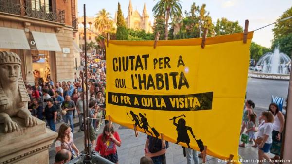 Η Μαγιόρκα βάζει φραγμό στις τουριστικές ενοικιάσεις