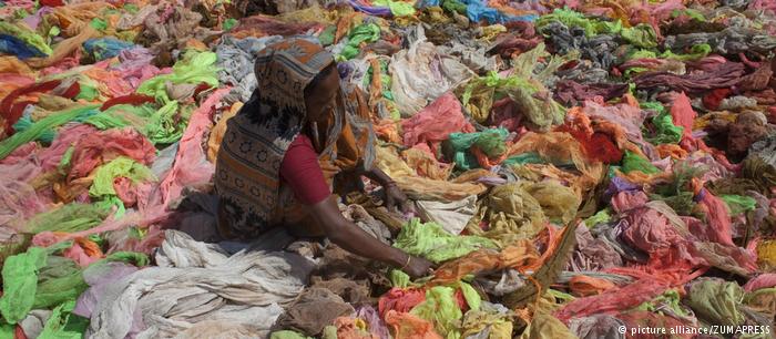 Μπορεί να γίνει βιώσιμη η βιομηχανία ρούχων;