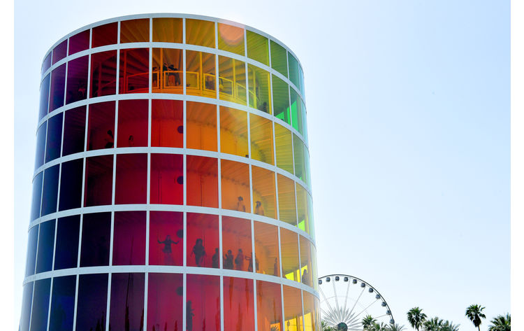 Ένα καταφύγιο «ουράνιο τόξο» στο Coachella Festival