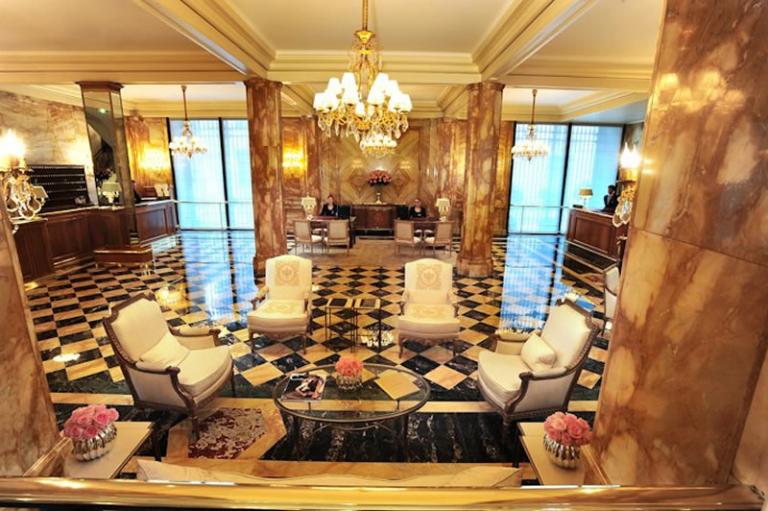 Ο Λάγκερφελντ σχεδίασε σουΐτες για το “Hotel de Crillon”