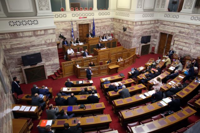 «Κόντρα» κυβέρνησης – αντιπολίτευσης για την πώληση λιγνιτικών μονάδων της ΔΕΗ