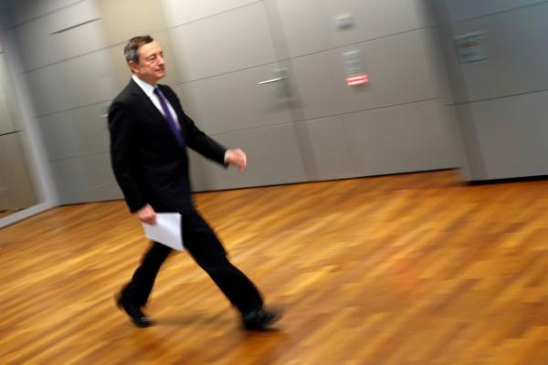 Αμετάβλητα διατήρησε η ΕΚΤ τα βασικά επιτόκια