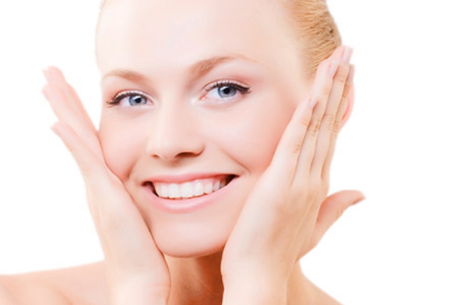 Έτσι θα κάνεις σωστά μασάζ προσώπου στο σπίτι