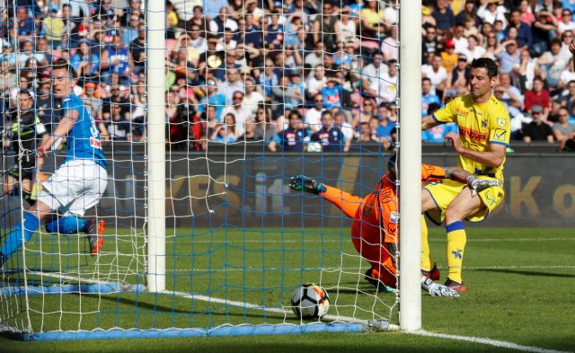 Ζωντανή… με άπιαστο σουτ η Νάπολι