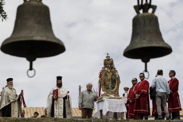 Ανάσταση εκτός έδρας