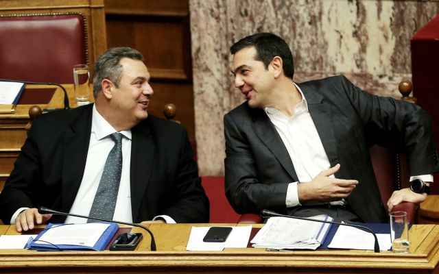 Με τα μούτρα στη λάσπη