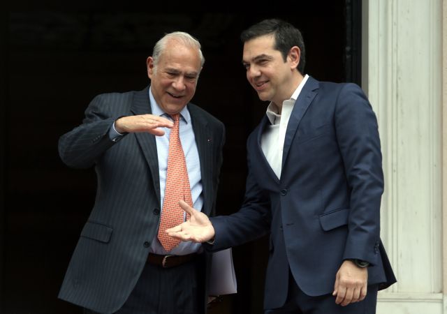 Τα «καμπανάκια», οι αισιόδοξες προβλέψεις και οι προτροπές ΟΟΣΑ για την οικονομία