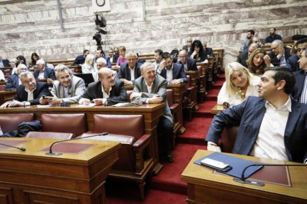 Χαμός στον ΣΥΡΙΖΑ: Οι «53», οι «πασοκογενείς» και οι εχθροί εντός των πυλών