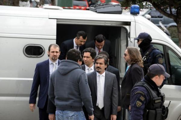 Φύλακες βωμών και εστιών