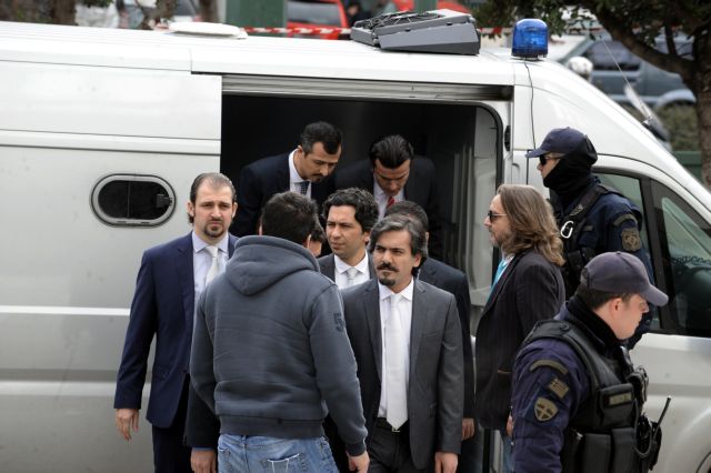 Φύλακες βωμών και εστιών