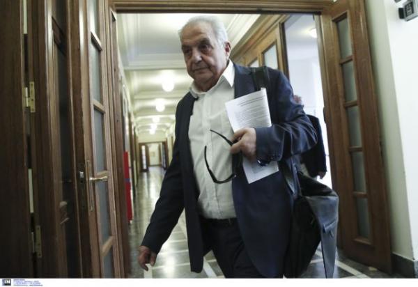 Υπόκλιση χωρίς παράσταση