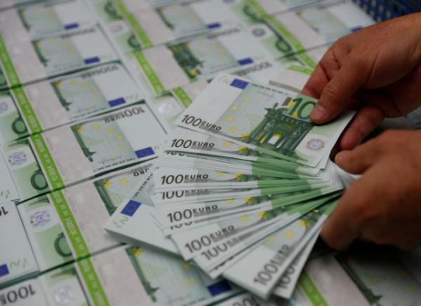 Αυξημένες κατά 1,1 δισ. ευρώ οι καταθέσεις τον Μάρτιο