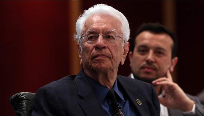 «Βόμβες» Κριμιζή κατά Παππά