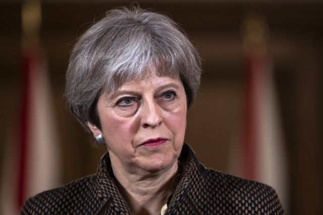 Μέι: Σωστές, νόμιμες και επιτυχημένες οι αεροπορικές επιχειρήσεις στη Συρία