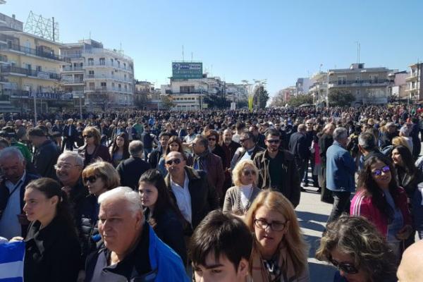 Bitter Easter for two Greek officers behind bars in Turkey