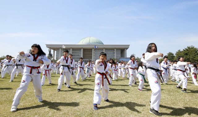 Ομαδικό Ταε Κβο Ντο για ρεκόρ Γκίνες