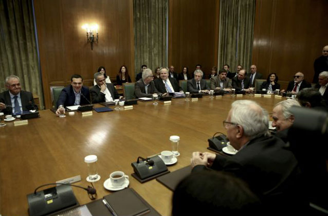 Εγκλωβισμένο στην εκλογολογία το Μέγαρο Μαξίμου