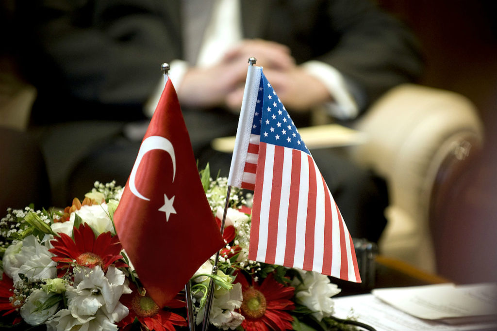 Οι Αμερικανοί εγκαταλείπουν τους Τούρκους και προσεγγίζουν την Ελλάδα