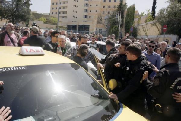 UberX service suspended in Greece after new legal framework