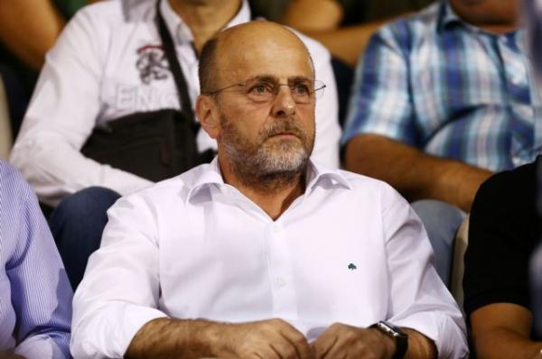 Στον γκρεμό με τα φρένα σπασμένα