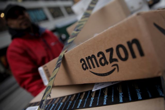 Νέα «πυρά» Τραμπ κατά Amazon και Washington Post