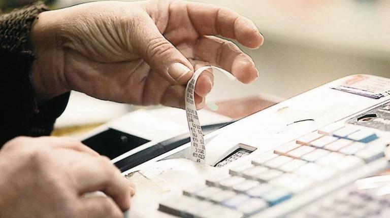 Λουκέτο για μη έκδοση αποδείξεων σε μαγαζί που τραγουδούσε ο Πανταζής