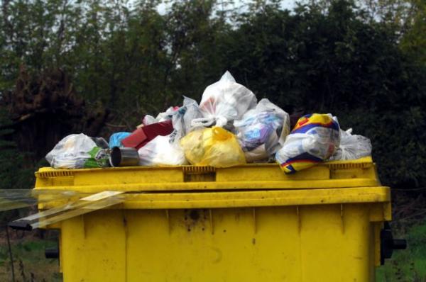 Διευκρινίσεις από τον δήμο Πειραιά για τα απορρίμματα