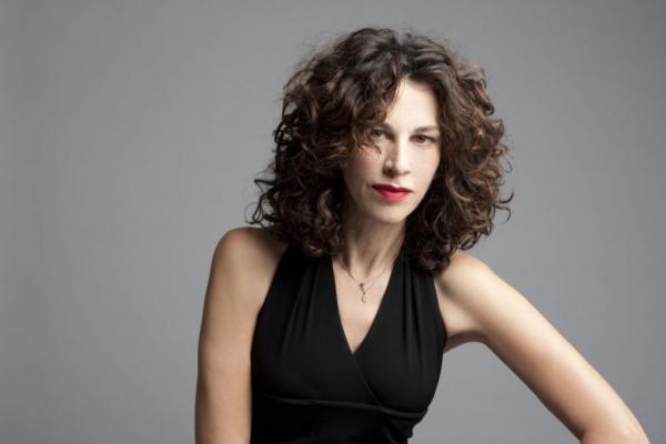 Στη σκηνή του Gazarte για τρεις ακόμα βραδιές η Αρβανιτάκη